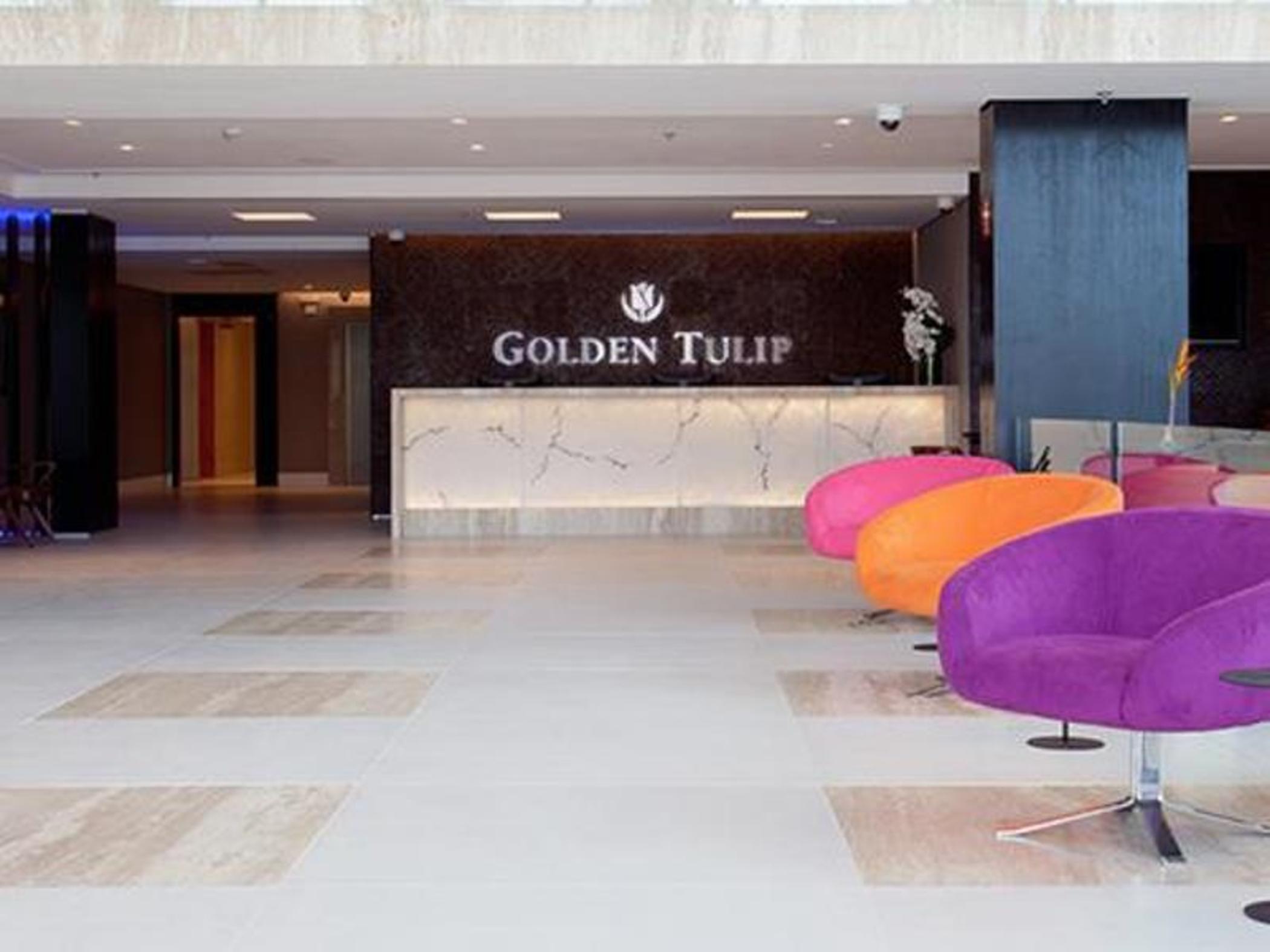 Отель Golden Tulip Сан-Жозе-дус-Кампус Экстерьер фото